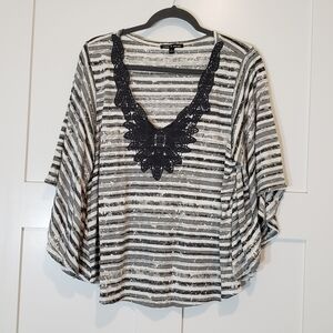 Cable & Gauge Crochet Lace V Neck Top Stretch Bat Wings W/Arm Hole Gray White XL